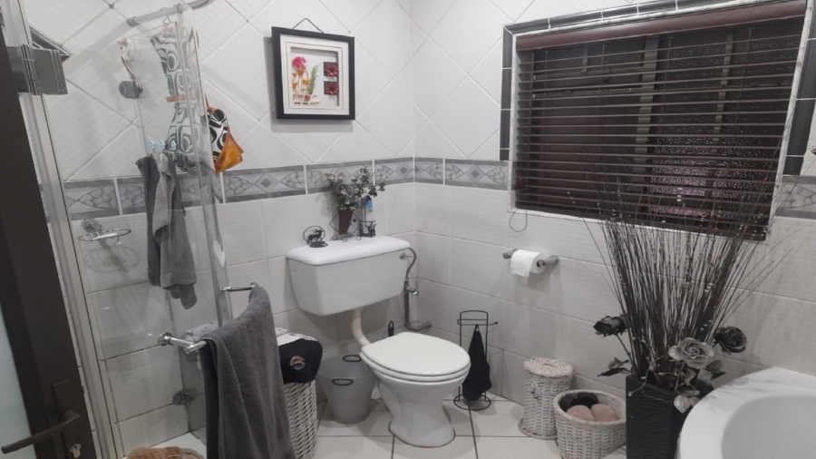 4 Bedroom Property for Sale in Vaalpark Free State